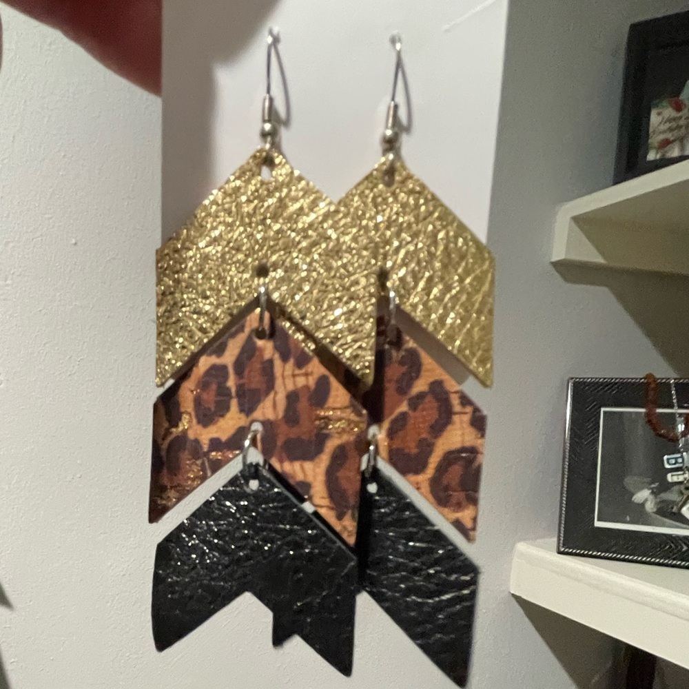 Leopard 🐆 Gold Lightweight Earrings - New